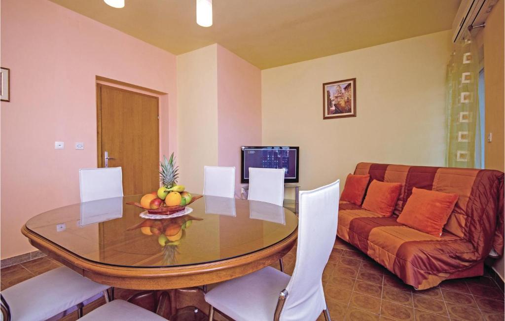 Stunning Apartment In Kastel Stafilic With 3 Bedrooms, Jacuzzi And Wifi photo 1