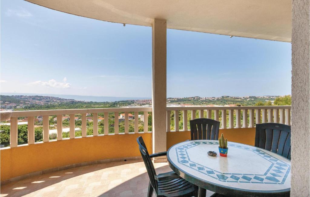Amazing Apartment In Zrnovnica With 2 Bedrooms, Wifi And Outdoor Swimming Pool photo 3