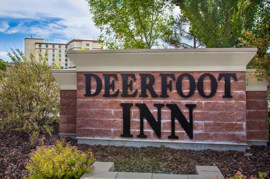 Deerfoot Inn and Casino photo 1