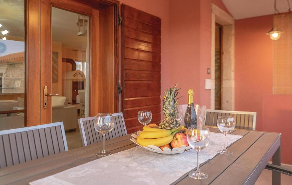 Awesome Apartment In Galizana With 3 Bedrooms And Wifi photo 1