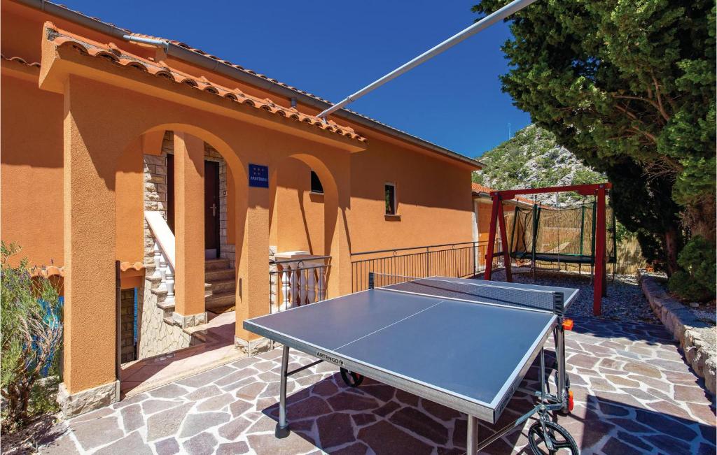 Beautiful Home In Lukovo Sugarje With 5 Bedrooms, Jacuzzi And Wifi photo 3
