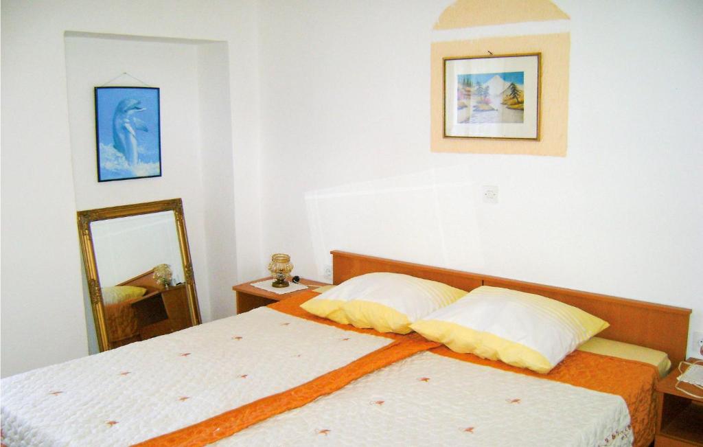Awesome Apartment In Rakalj With 1 Bedrooms And Wifi photo 3