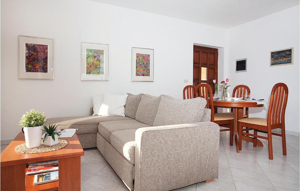 Amazing Apartment In Rabac With 2 Bedrooms And Wifi photo 3