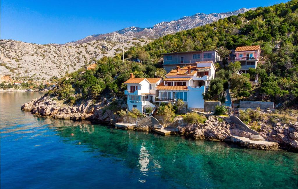 Beautiful Apartment In Jablanac With 3 Bedrooms And Wifi