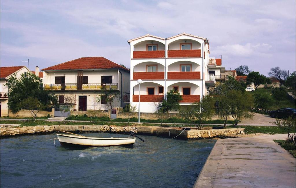 Awesome Apartment In Jadrtovac With 1 Bedrooms photo 2