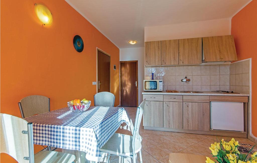 Nice Apartment In Sisan With 1 Bedrooms And Wifi photo 2