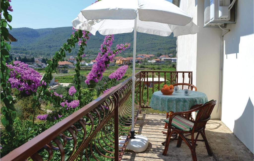Amazing Apartment In Jelsa With Wifi photo 2