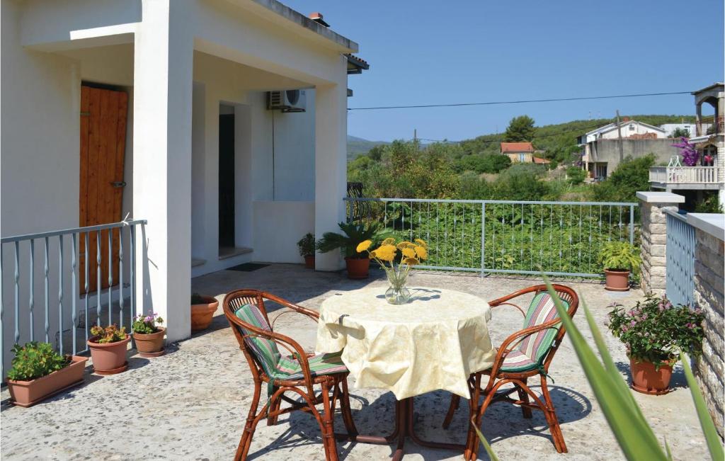Amazing Apartment In Jelsa With Wifi photo 3