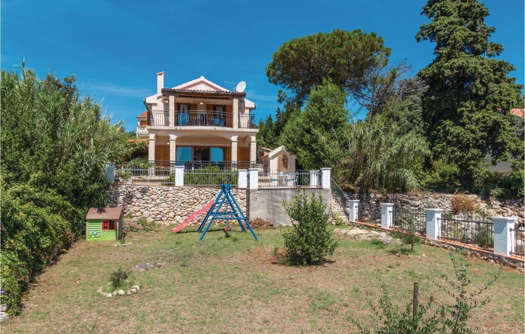 Stunning Home In Preko With 3 Bedrooms And Wifi