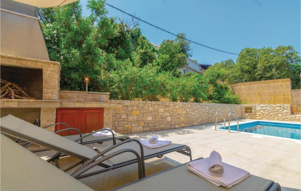 Nice Home In Blato With 3 Bedrooms, Wifi And Outdoor Swimming Pool photo 2
