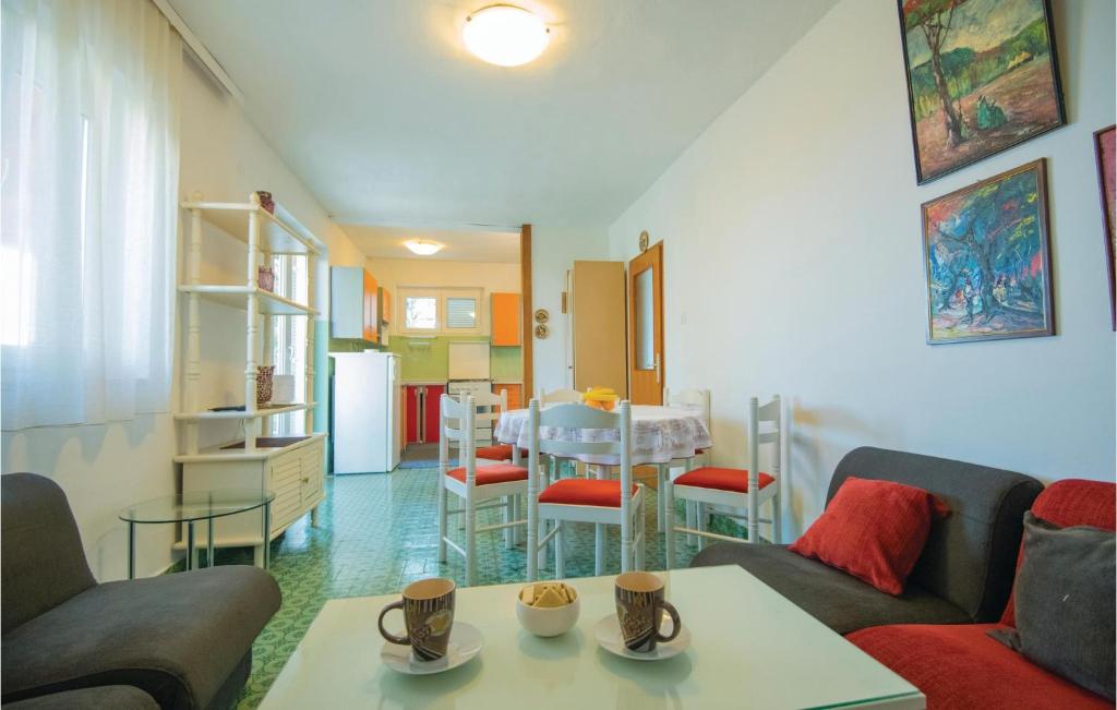 Nice Home In Jelsa With 3 Bedrooms And Wifi photo 1