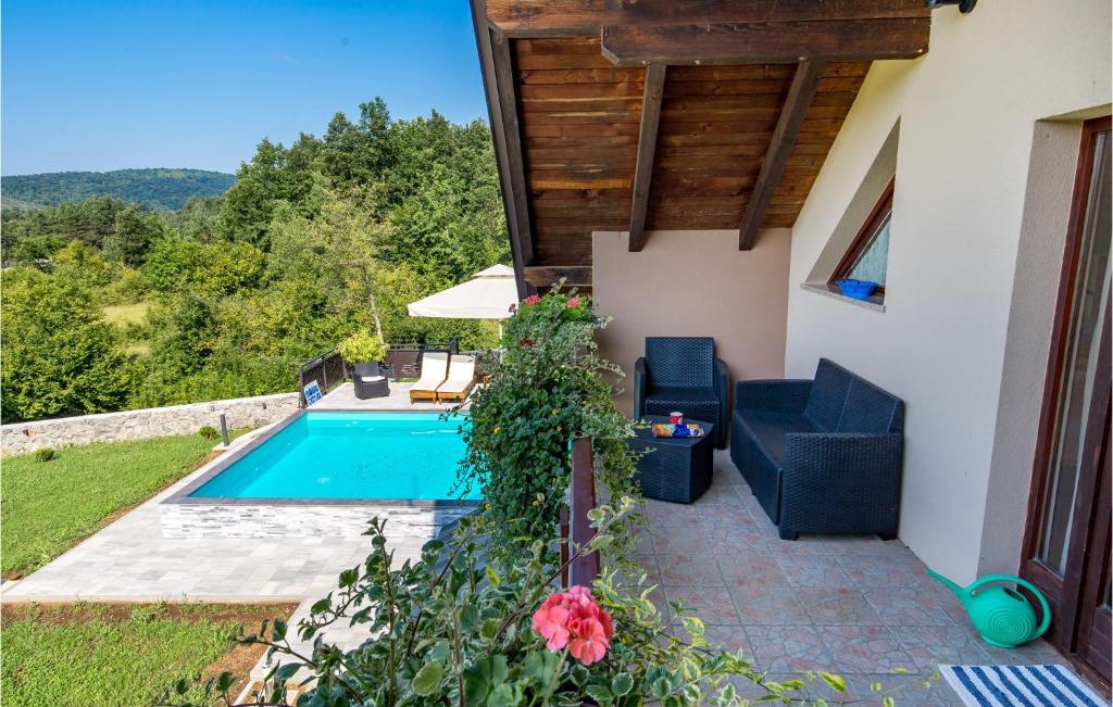 Stunning Home In Slunj With 3 Bedrooms, Wifi And Outdoor Swimming Pool photo 1