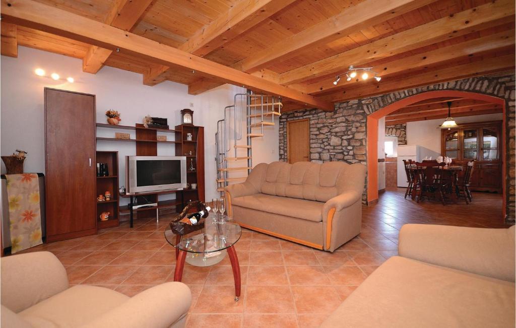 Awesome Home In Barban With 2 Bedrooms, Wifi And Outdoor Swimming Pool photo 1