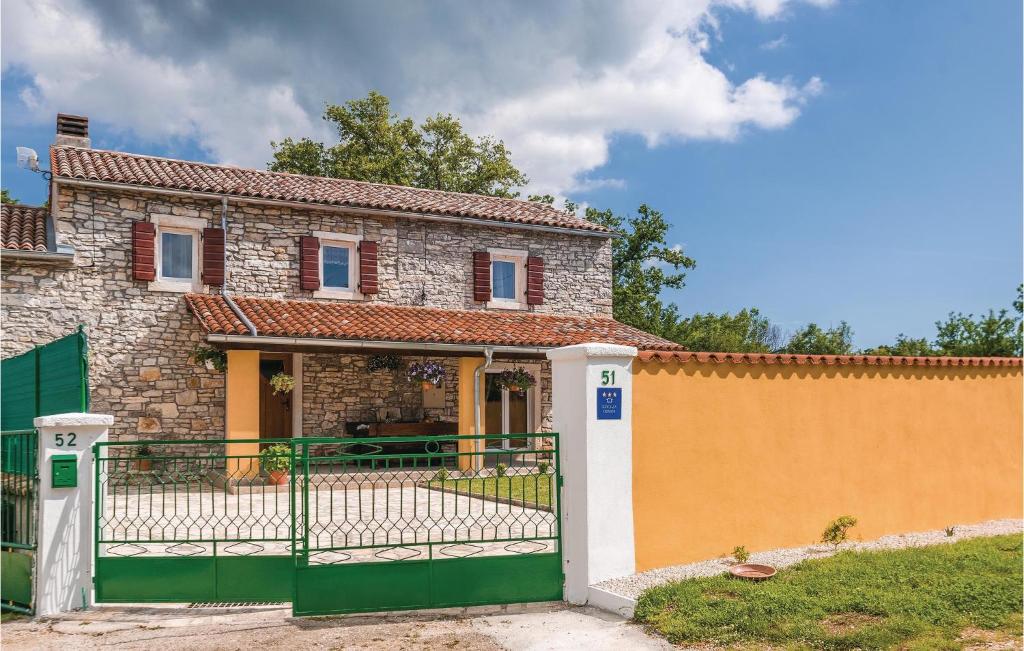 Awesome Home In Barban With 2 Bedrooms, Wifi And Outdoor Swimming Pool photo 2