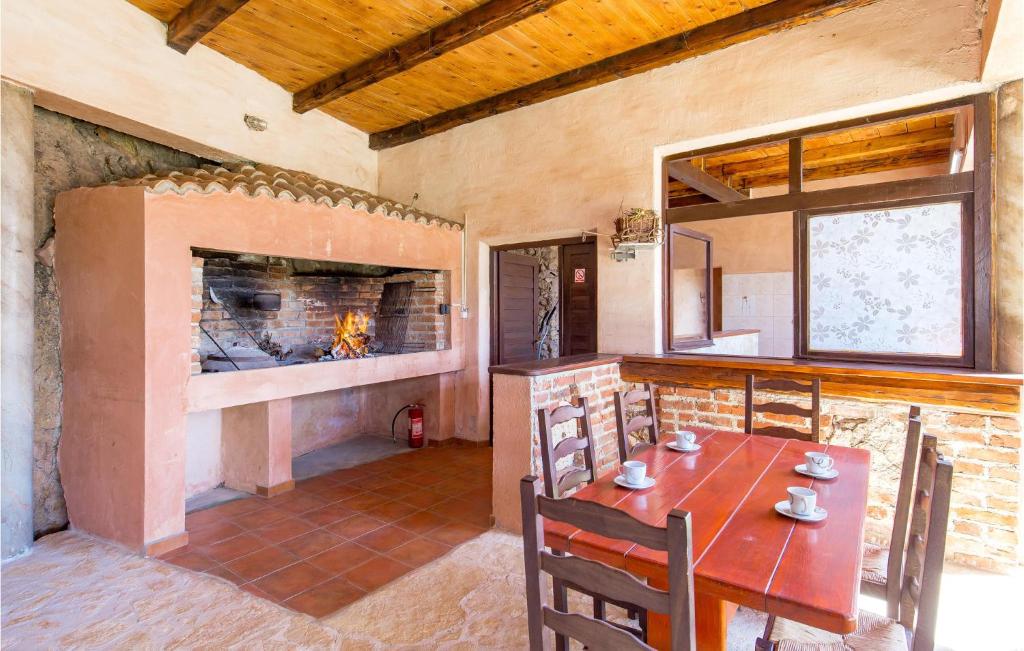 Beautiful Home In Zubovici With Wifi, Outdoor Swimming Pool And Heated Swimming Pool photo 1