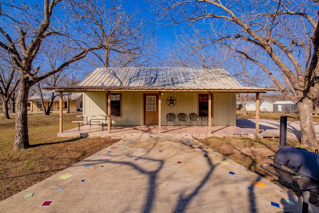 Seven Bluff Cabins photo 1
