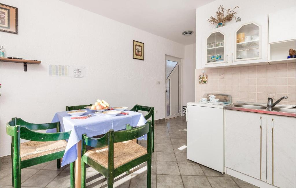 Beautiful Apartment In Cesarica With 1 Bedrooms And Wifi photo 1