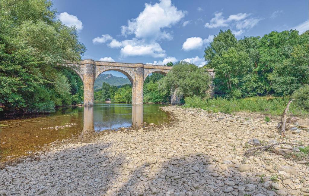 Awesome Home In Roquebrun With 2 Bedrooms, Wifi And Private Swimming Pool photo 4