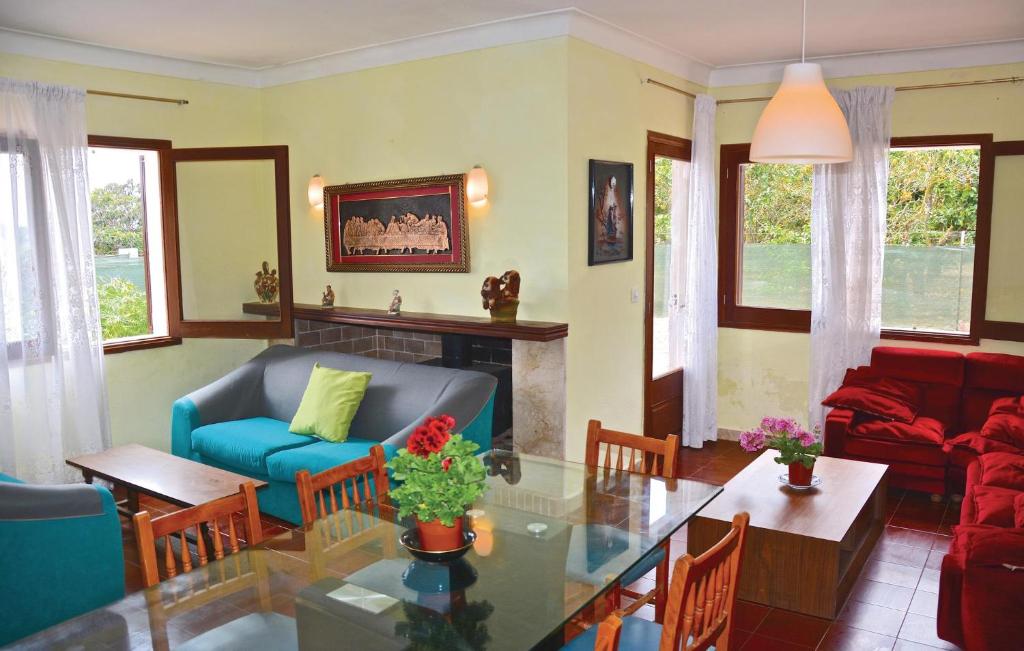 Beautiful Home In Porto Cristo With 3 Bedrooms And Outdoor Swimming Pool photo 2