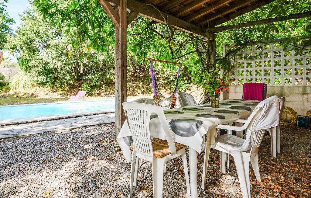 Nice Home In Caux With 3 Bedrooms, Wifi And Outdoor Swimming Pool photo 1