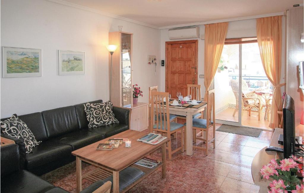 Stunning Apartment In Gran Alacant With 3 Bedrooms, Wifi And Swimming Pool photo 2