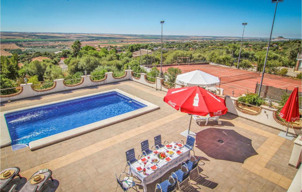 Awesome Home In Almodvar Del Ro With 5 Bedrooms, Wifi And Outdoor Swimming Pool photo 1