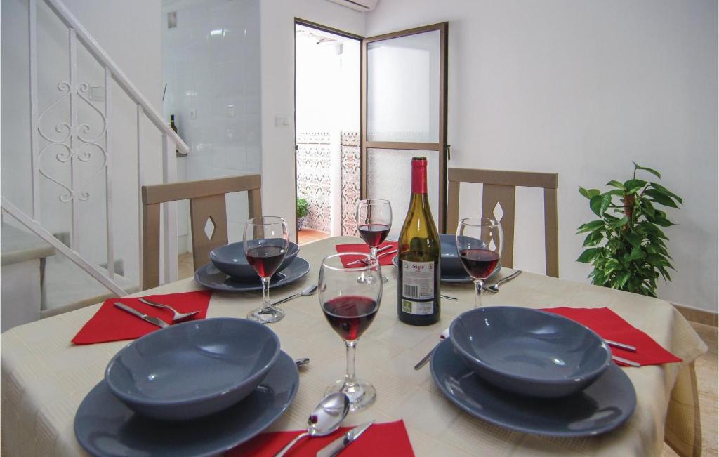 Awesome Home In Nerja With 2 Bedrooms And Wifi photo 3