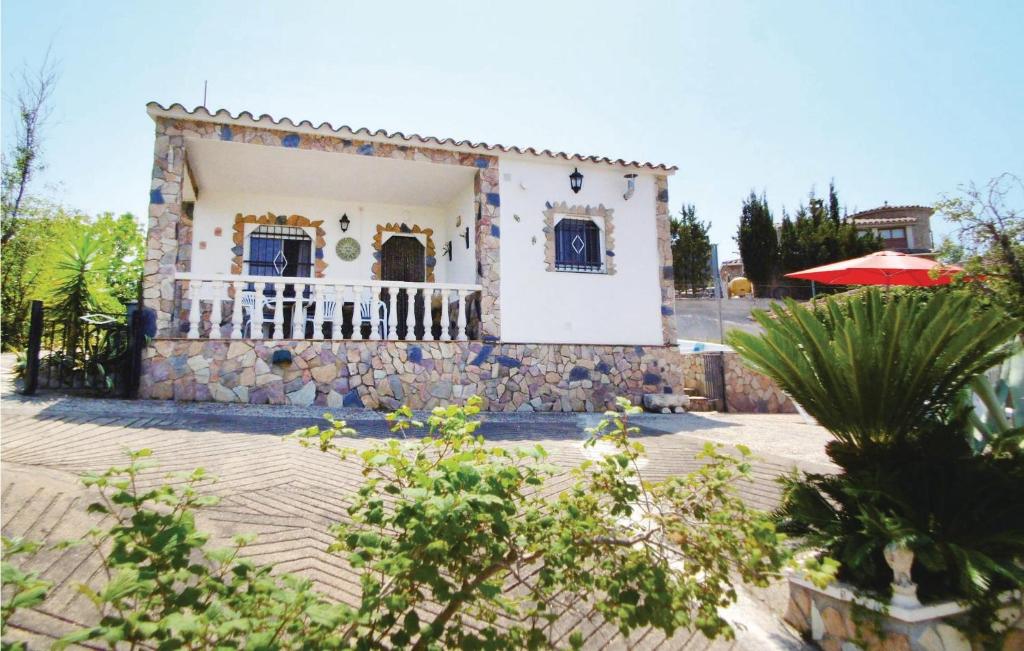 Stunning Home In Vidreres With 3 Bedrooms, Outdoor Swimming Pool And Wifi photo 1