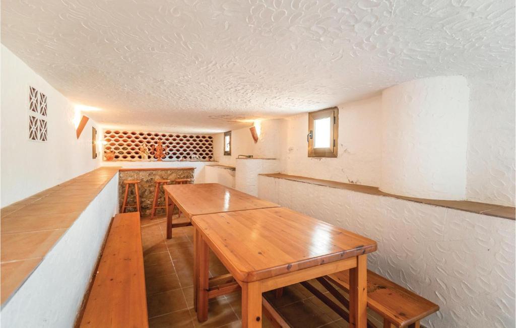 Amazing Home In Roda De Ber With 5 Bedrooms, Wifi And Outdoor Swimming Pool photo 1