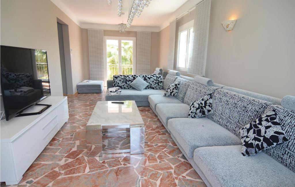 Stunning Home In Le Grau Dagde With 4 Bedrooms, Outdoor Swimming Pool And Swimming Pool photo 2