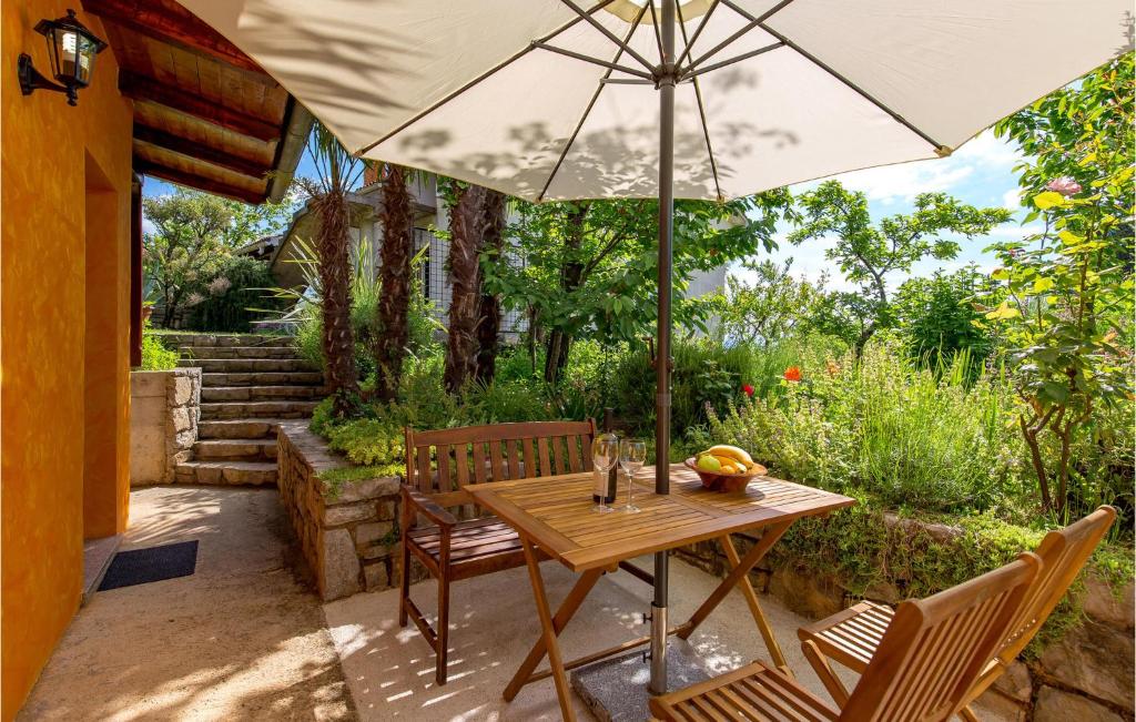 Amazing Home In Lovran With 1 Bedrooms, Wifi And Outdoor Swimming Pool photo 2