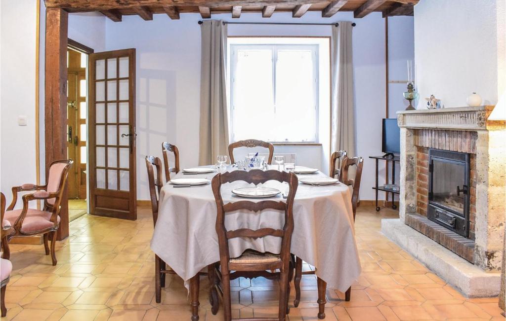 Awesome Home In Sainte-mre-eglise With 3 Bedrooms And Wifi photo 2