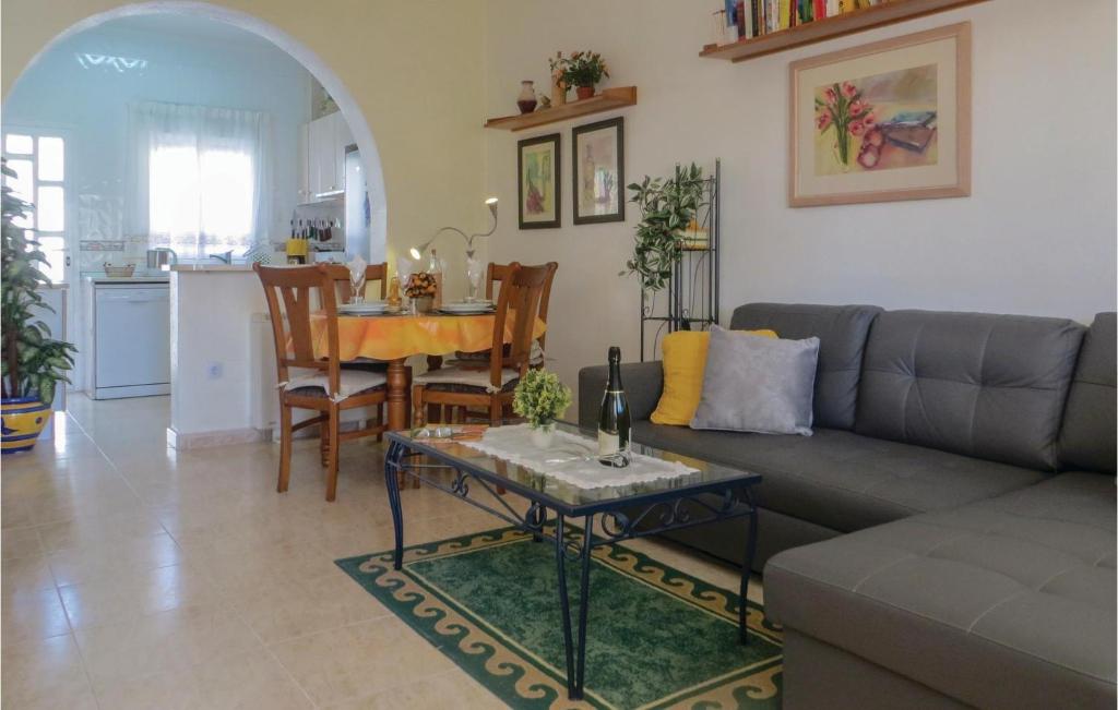 Stunning Home In Quesada-rojales With 2 Bedrooms, Wifi And Outdoor Swimming Pool photo 4