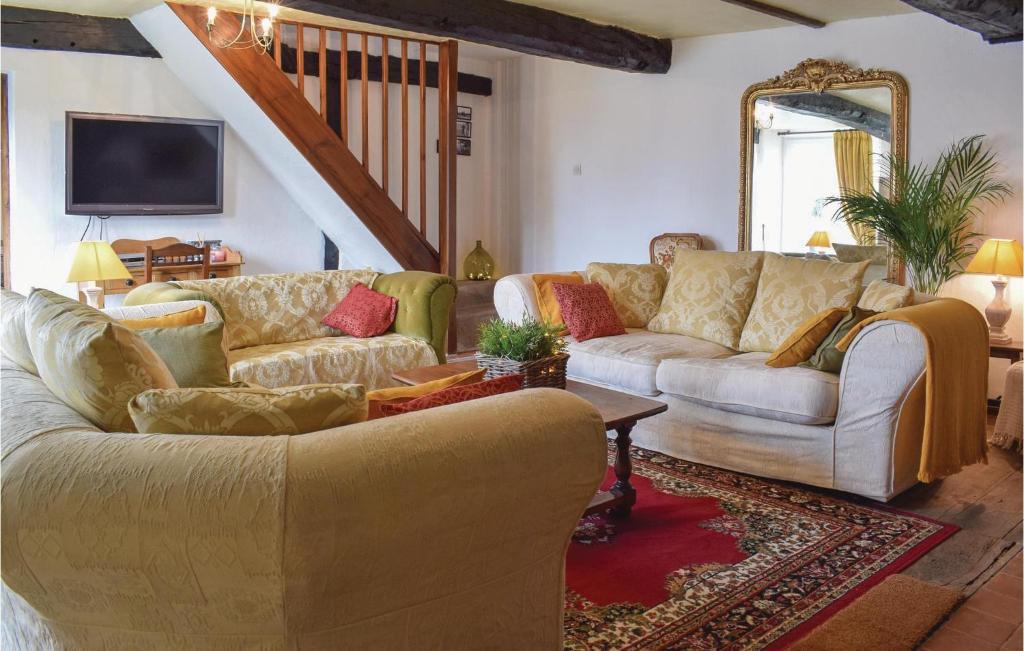 Stunning Home In St-michel-de-montjoie With 3 Bedrooms And Wifi photo 3