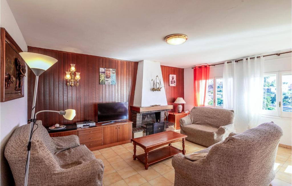 Beautiful Home In Santa Susanna With 5 Bedrooms, Wifi And Outdoor Swimming Pool photo 1