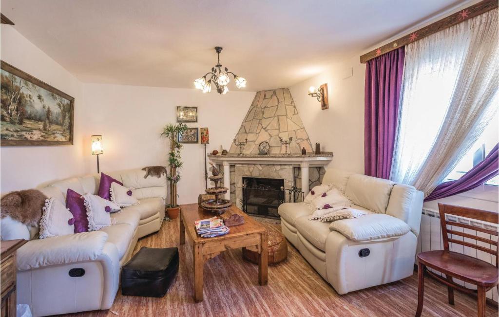 Beautiful Home In Vidreres With 6 Bedrooms And Outdoor Swimming Pool photo 2