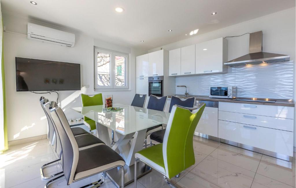Beautiful Apartment In Povile With 3 Bedrooms And Wifi photo 2