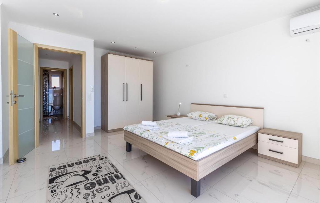 Beautiful Apartment In Povile With 3 Bedrooms And Wifi photo 3