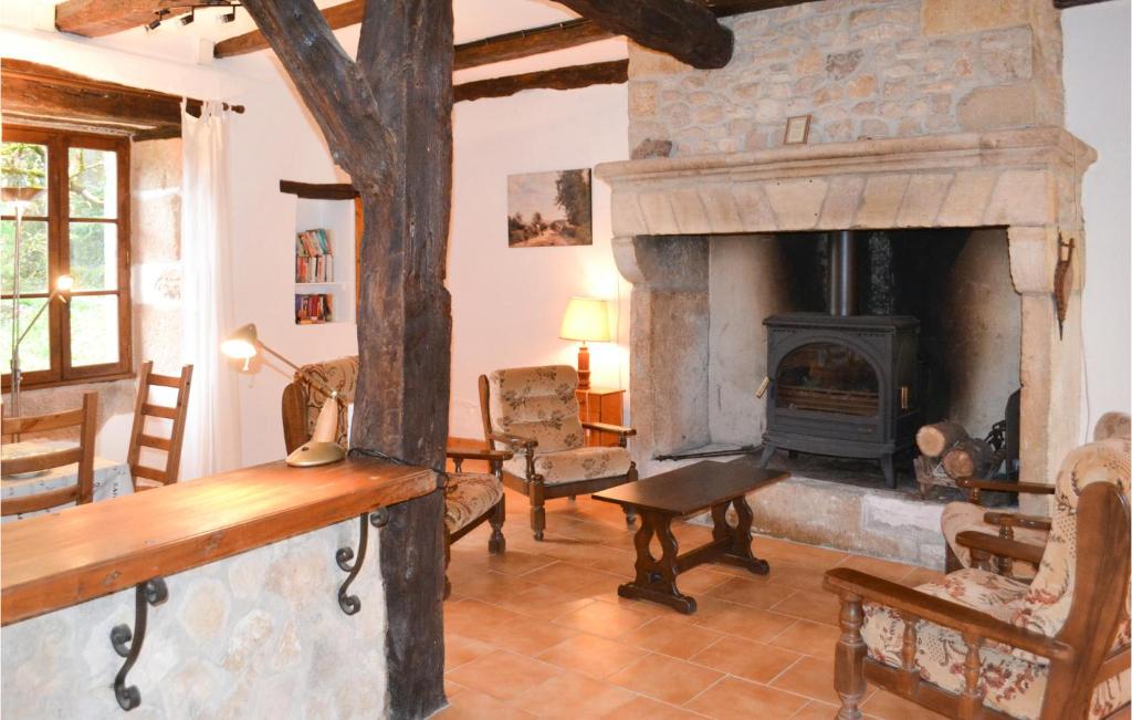 Nice Home In Saint Rabier With 4 Bedrooms And Outdoor Swimming Pool photo 1