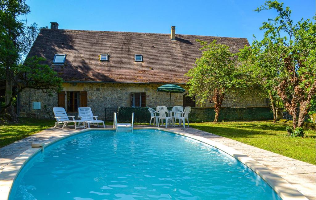 Nice Home In Saint Rabier With 4 Bedrooms And Outdoor Swimming Pool