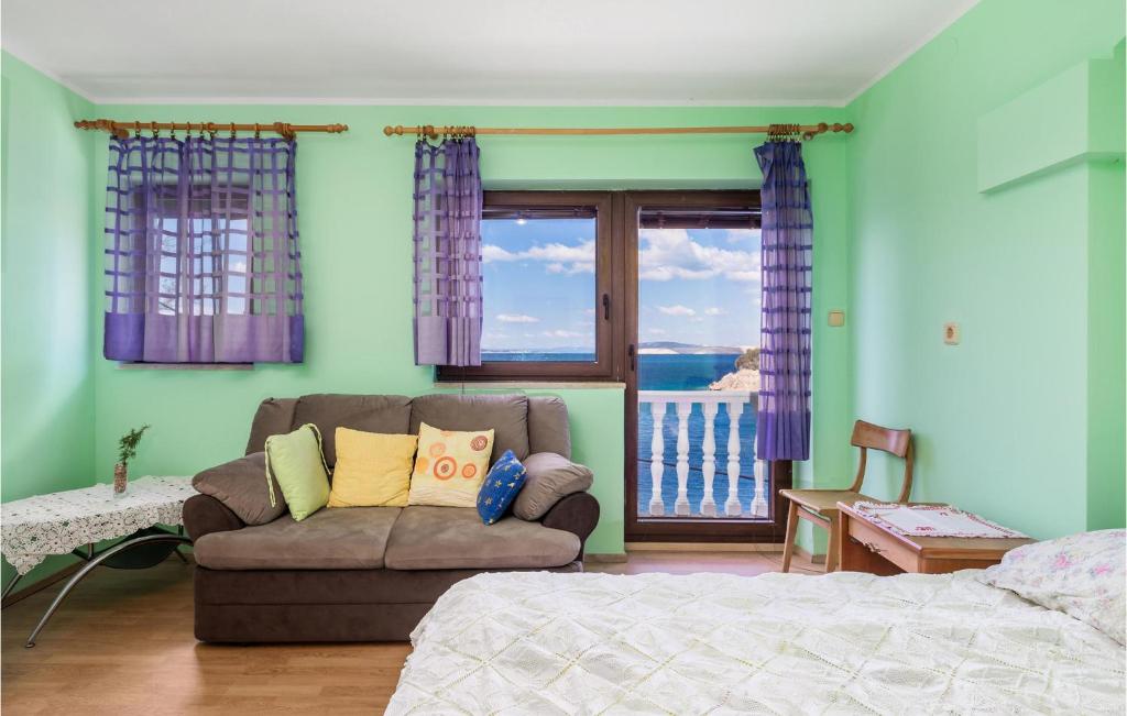 Beautiful Apartment In Starigrad With Wifi photo 4