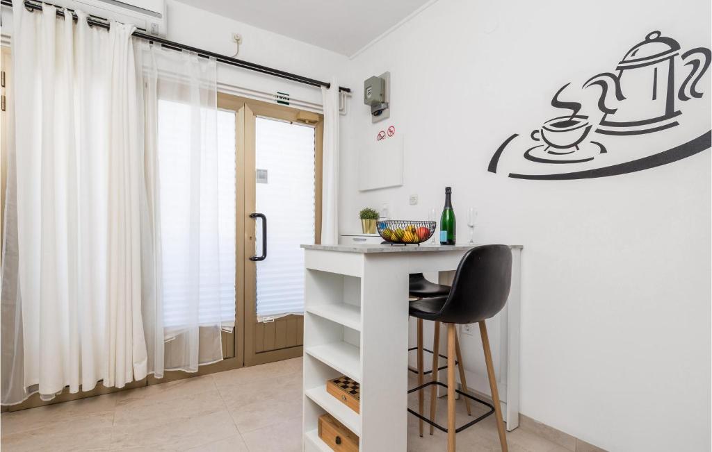 Beautiful Apartment In Rijeka With 1 Bedrooms And Wifi photo 3