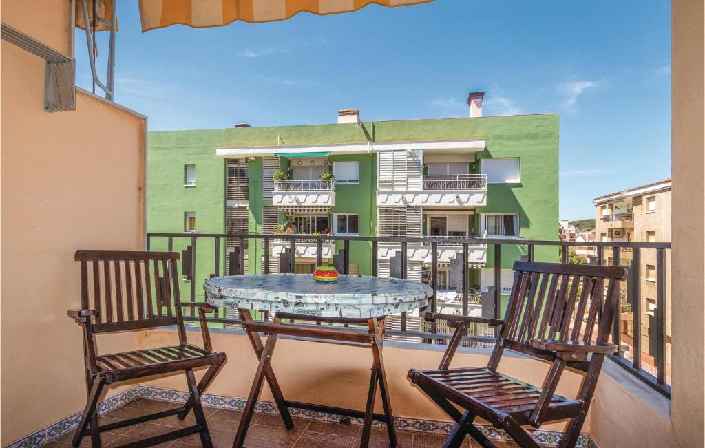 Stunning Apartment In Pineda De Mar With 1 Bedrooms
