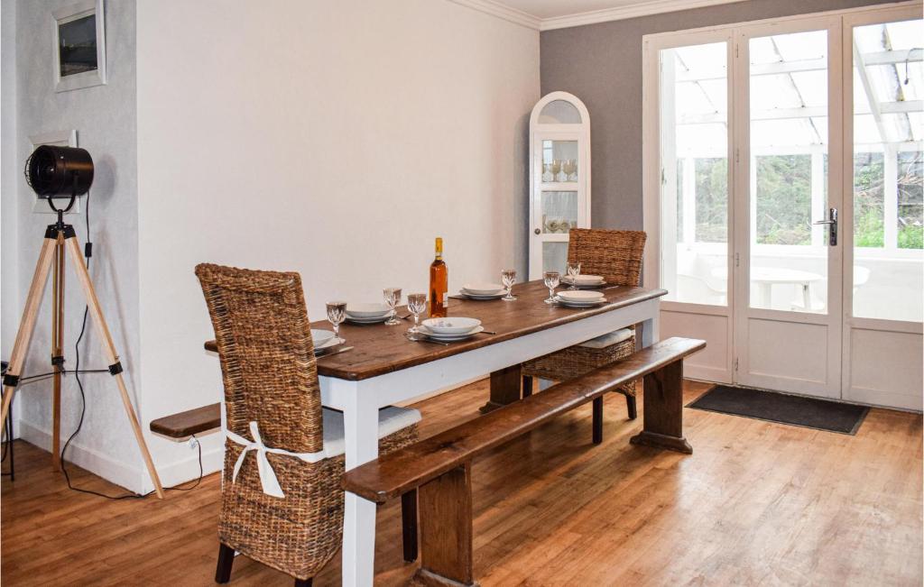 Nice Home In Sables Dor Les Pins With 3 Bedrooms photo 4