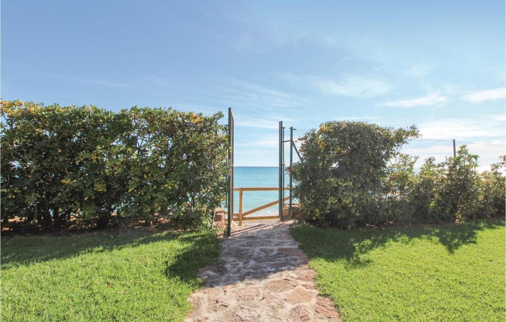 Beautiful Apartment In Altea With 2 Bedrooms, Wifi And Outdoor Swimming Pool photo 3