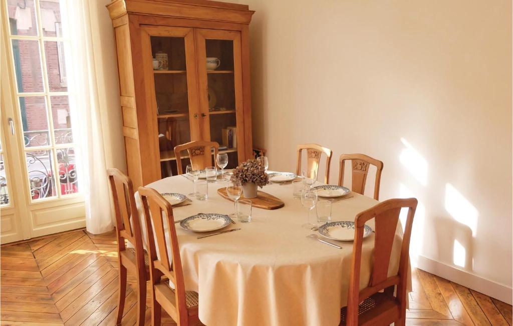 Amazing Apartment In Mers-les-bains With 2 Bedrooms And Wifi photo 3