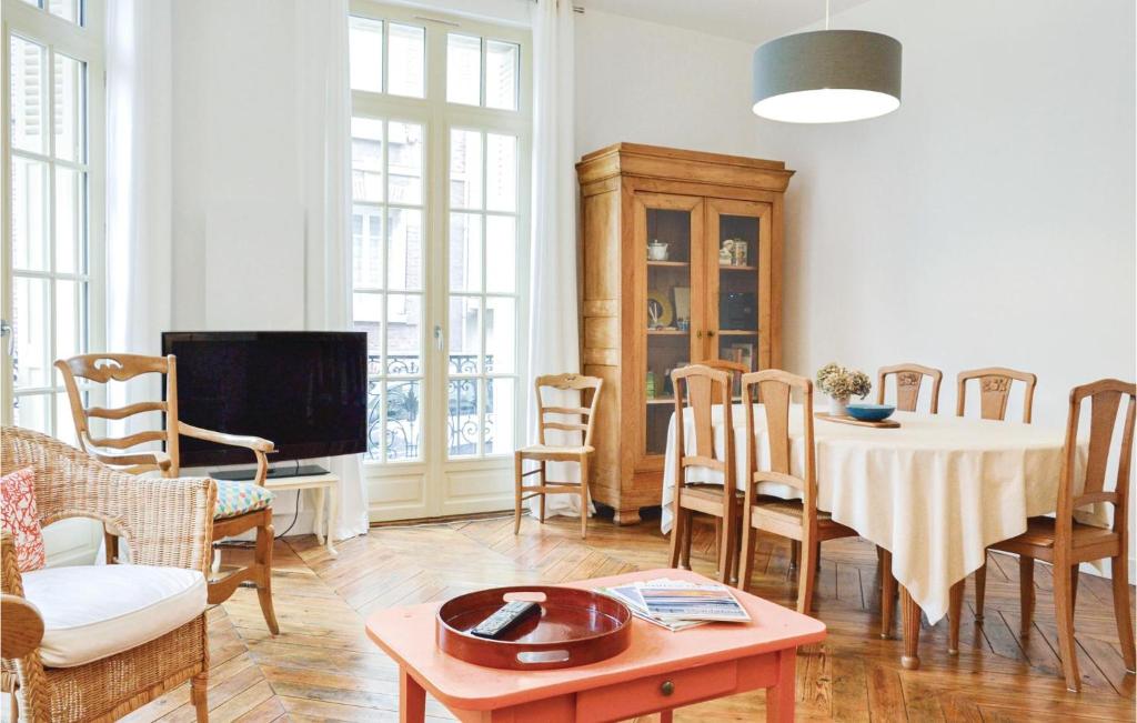 Amazing Apartment In Mers-les-bains With 2 Bedrooms And Wifi photo 4