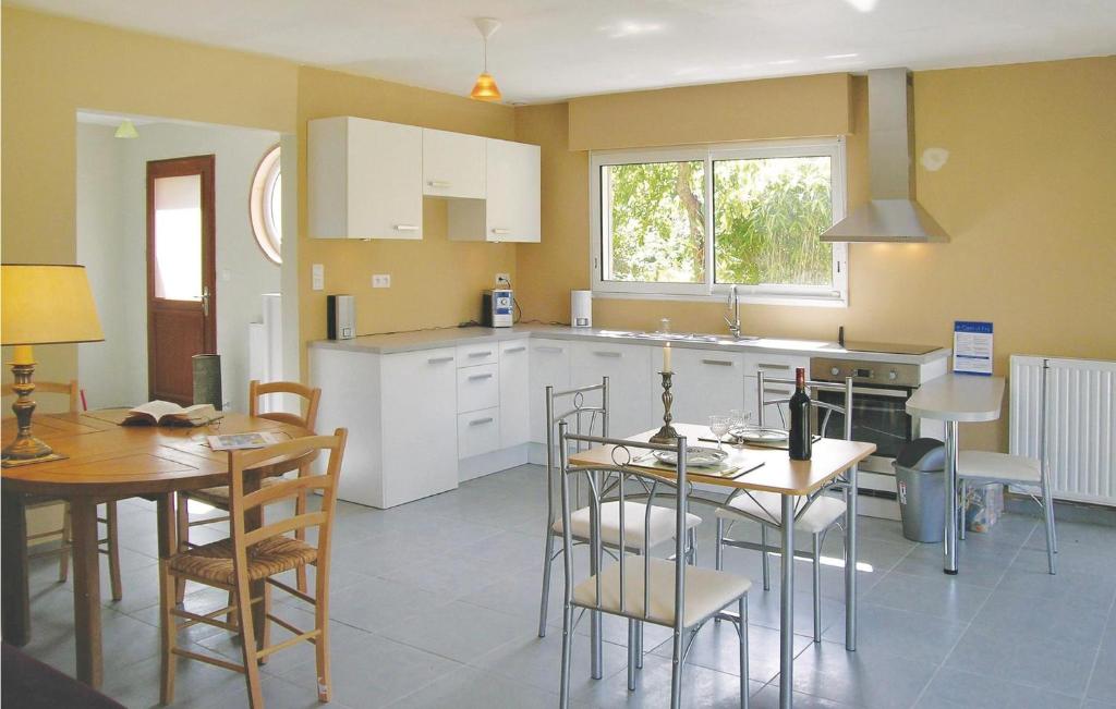 Nice Home In Plouha With 1 Bedrooms And Wifi photo 3
