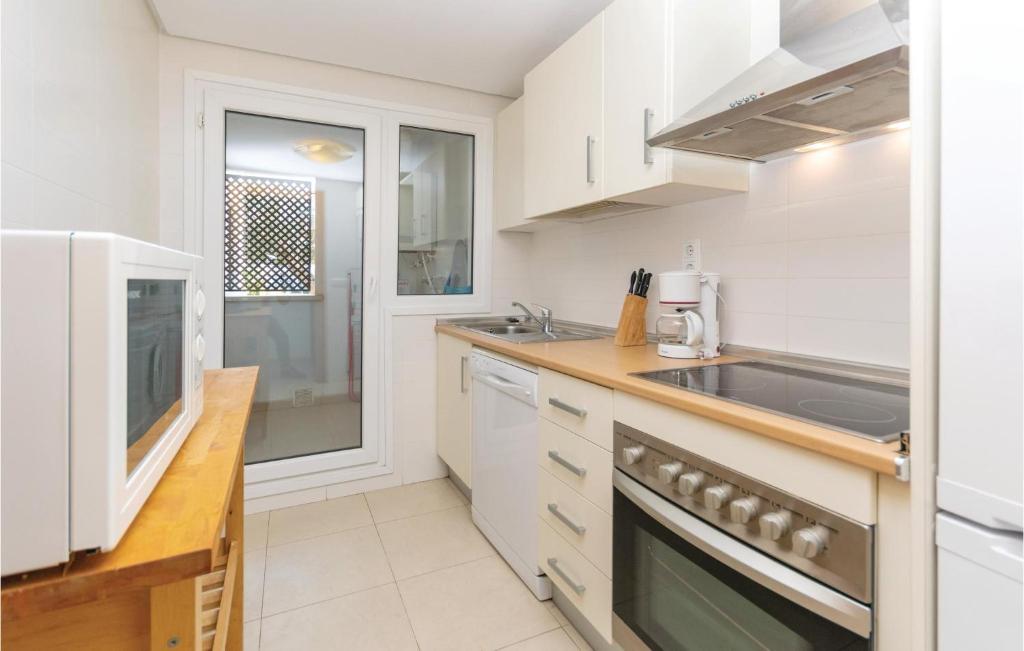 Beautiful Apartment In Roldn With 2 Bedrooms, Wifi And Outdoor Swimming Pool photo 4