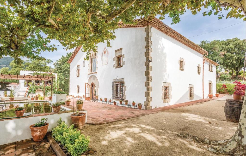 Beautiful Home In Arenys De Munt With 6 Bedrooms, Private Swimming Pool And Outdoor Swimming Pool photo 3